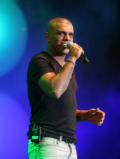 אייל גולן. יחגוג יום הולדת עם הנשיא (צילום: גיל יוחנן) אייל גולן. יחגוג יום הולדת עם הנשיא (צילום: גיל יוחנן)
