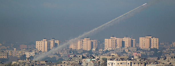 Rocket launced from Gaza on Israel (Photo: AP)