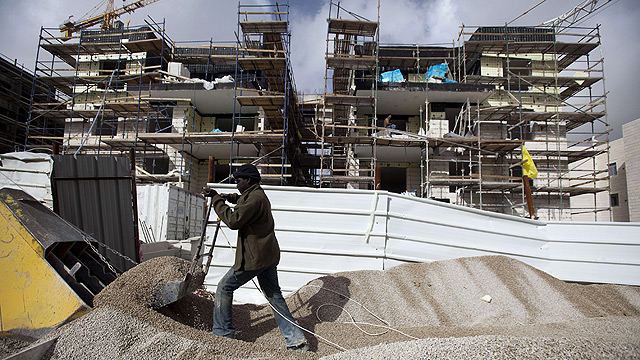 Construction in Gilo (Photo: AFP)