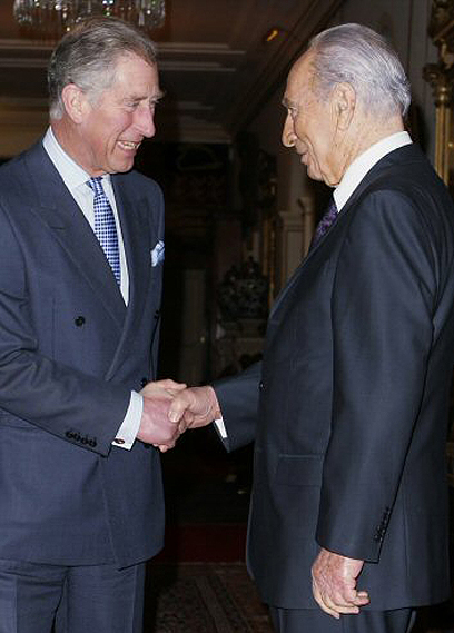 פגישה בלונדון עם הנסיך צ'ארלס (צילום: AFP)