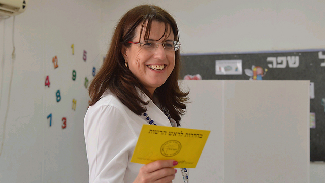 Yehud-Monosson's new mayor: Yaela Maklis (Photo: Motti Kimchi)