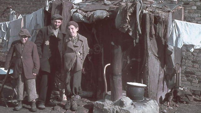 Jews in the Kutno Ghetto (Photo: Getty Images)