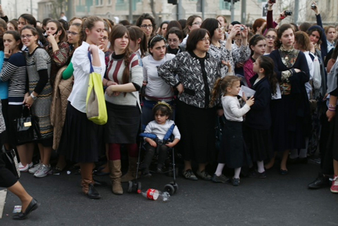 גם נשים הגיעו להפגנה (צילום: אוהד צויגנברג)