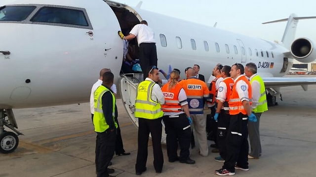 Plane carrying injured Ukrainians at Ben Gurion (Photo: Israel Airports Authority Spokesperson)