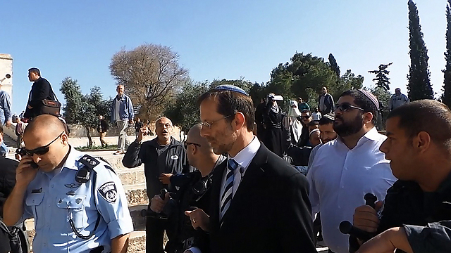 MK Moshe Feiglin at the Temple Mount (Photo: Michael Fua)