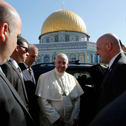 Pope Francis at the Dome of the Rock (Photo: Reuters)