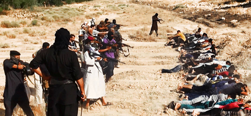 הוצאה המונית להורג על-ידי הג'יהאדיסטים בעיראק (צילום: AP)