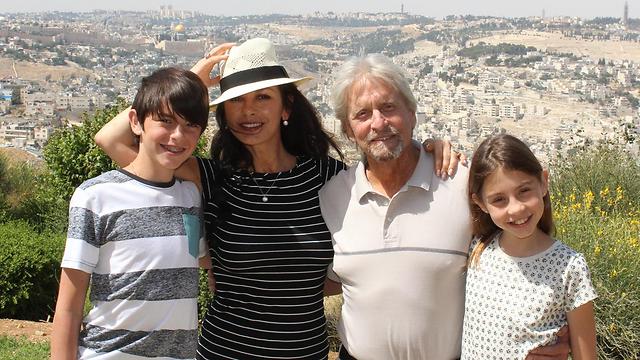 Happy family in Jerusalem (Photo: Gabriel Smith and Yehiel Solomon) 