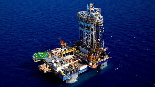 Leviathan off-shore drilling platform (Photo: Alabatross)