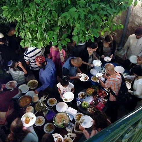 Mount Zion gathering of Jews and Muslims breaking fast together