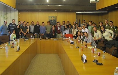 Students with Bank of Israel Governer Prof. Flug (Photo courtesy of Social Economic Academy )