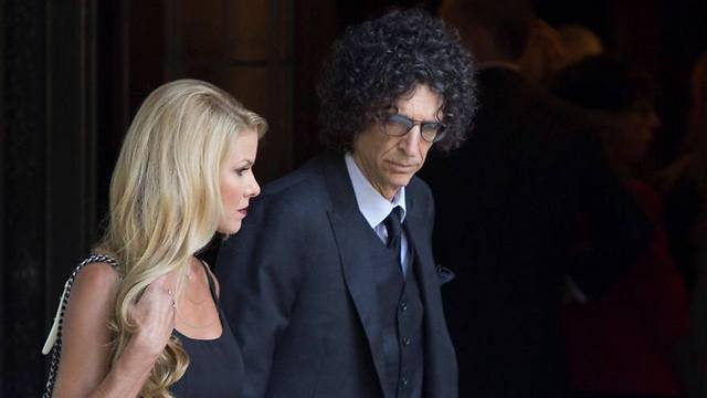 Howard Stern at the funeral (Photo: EPA)