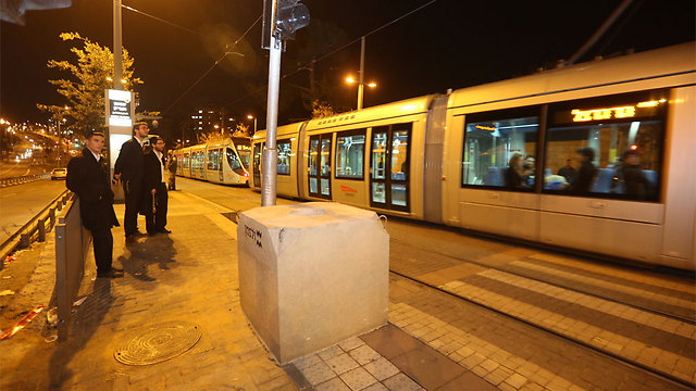 Concrete barriers placed in front of light rail stations in Jerusalem (Photo: Gil Yohanan)