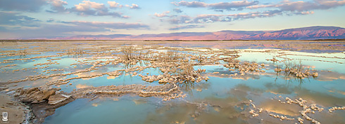 Salt evaporation ponds near Neve Zohar, the Dead Sea (Photo: Ittay Bodell)