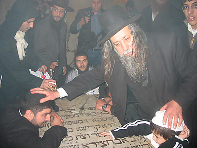 Festival at Rabbi Abuhatzeira's tomb (Archive photo: Moti Cohen, Yom Leyom)