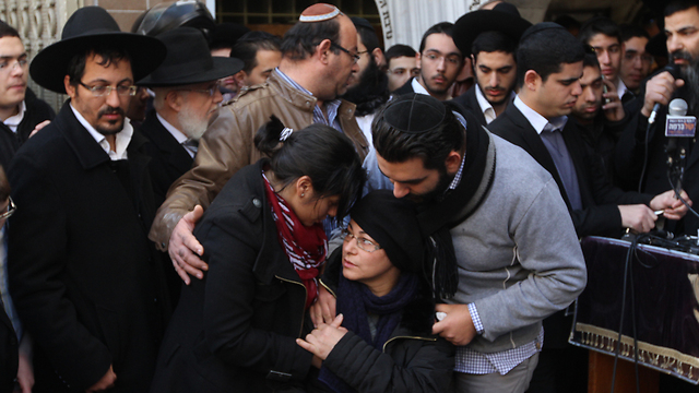 Hattab's relatives at the funeral (Photo: Ido Erez)