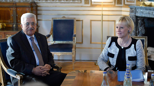 Swedish Foreign Minister Margot Wallstrom with Palestinian President Mahmoud Abbas (Photo: Reuters)