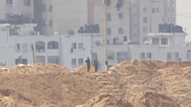 Still from video showing armed militants on the Gaza side of the border in March 2015 