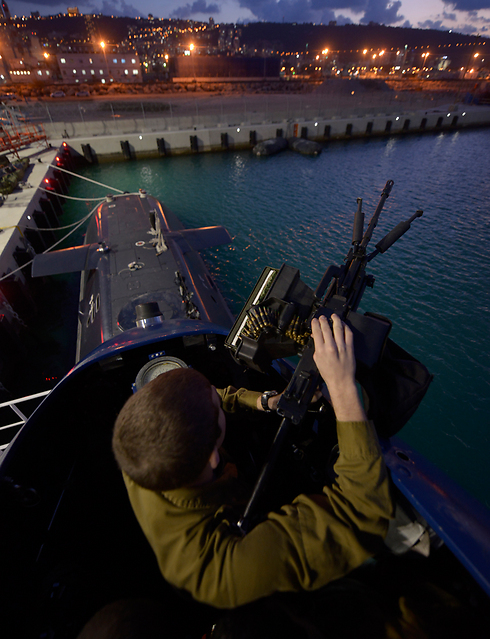 Navy soldier atop Tanin (Photo: IDF Spokesperson's Unit)