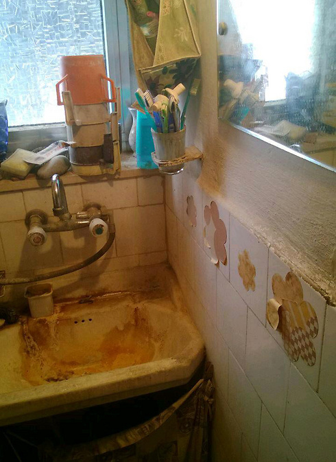 Appalling conditions at homes of Holocaust survivors (Photo: The Foundation for the Benefit of Holocaust Victims in Israel)