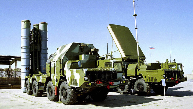 S-300 SAM system. Iran only has the missiles - no radar (Photo: AP)