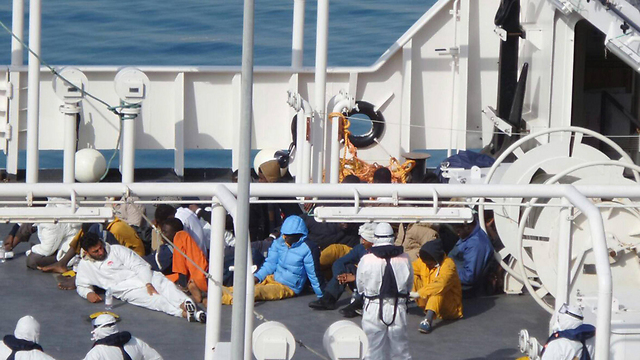 African refugees seized by Italian coastguards (Photo: EPA)