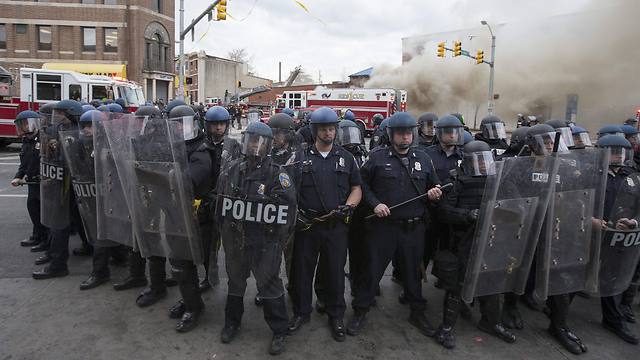 Police forces in Baltimore (Photo: EPA)
