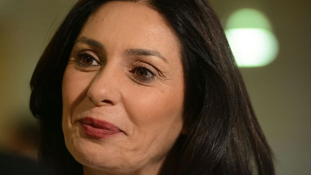 Minister Regev denies paying firm without tender