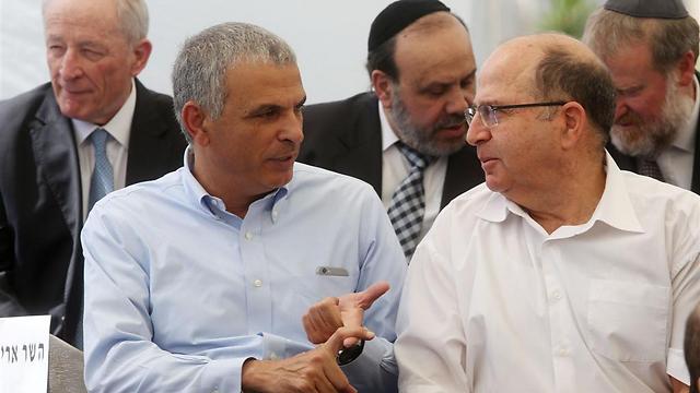 Finance Minister Kahlon vs. Defense Minister Ya'alon (Photo: Marc Israel Sellem)