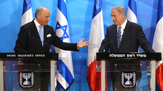   Netanyahu with Foriegn Minister Fabius (Photo:Amit Shabi)