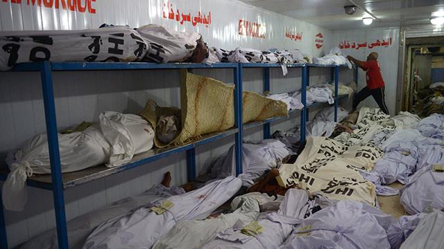 חדר מתים עמוס בקראצ'י (צילום: AFP)
