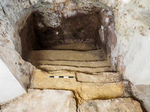 Stairs leading to the mikveh (Photo: Assaf Peretz/Israel Antiquities Authority)