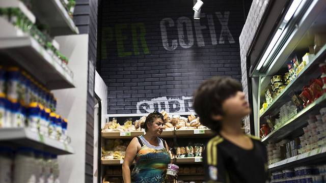Cofix shoppers (Photo: Reuters)
