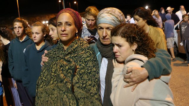 Women at the protest near Shvut Rachel (Photo: Alex Kolomoisky)