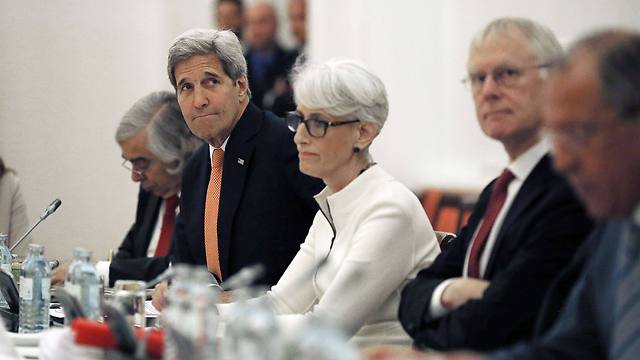 Secretary of State John Kerry at nuclear talks in Vienna (Photo: AFP))