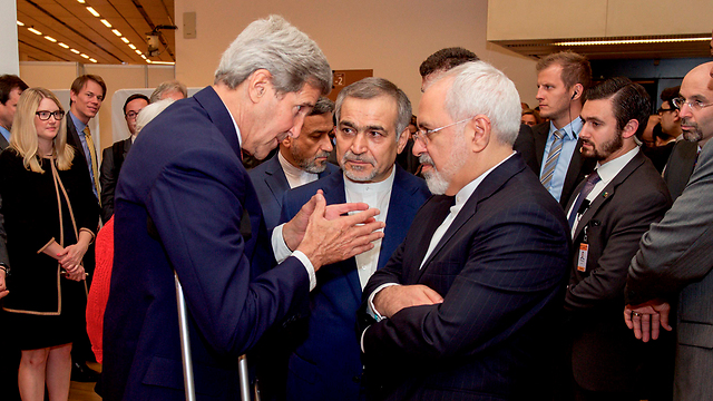 US Secretary of State John Kerry and Iranian Minister of Foreign Affairs Mohammad Zarif in Vienna (Photo: Reuters)