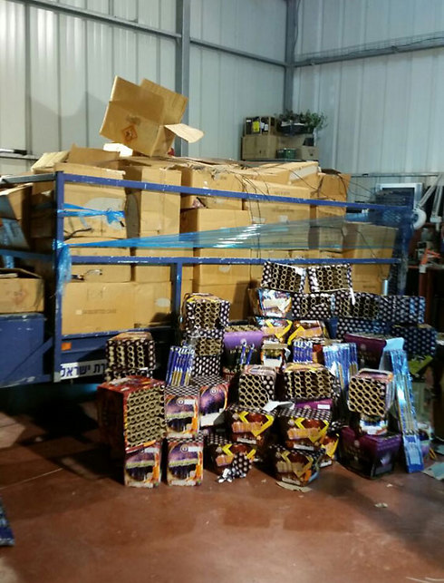 Police raids store selling fireworks to Palestinian rioters