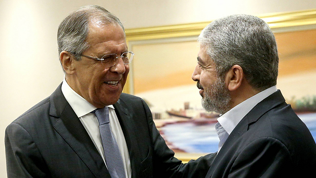 Lavrov and Mashal meet in Doha (Photo: MCT)