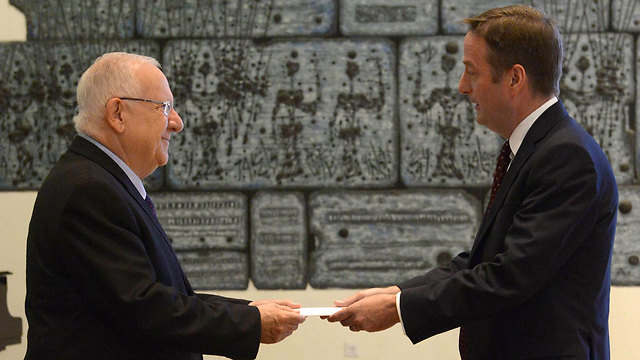 Ambassador Quarrey with President Rivlin. (Photo: Mark Neiman/GPO)