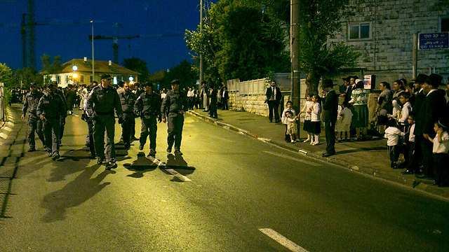 The haredi protest against the opening of the Yes Planet multiplex on Shabat. (Photo: Ohad Zwigenberg)