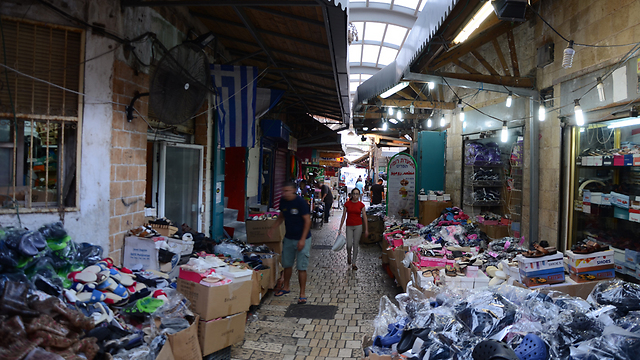 Acre's market, where shop keepers are hoping to stay open on Yom Kippur. (Photo: Mohammed Shinawi)