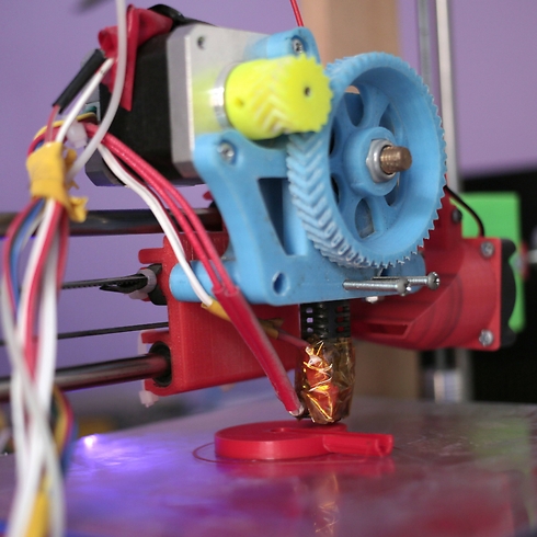 The 3D printer used to manufacture stethoscopes by Dr. Tarek Loubani (Photo: AP)