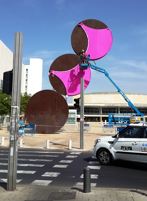 The bra will be on the statue until midnight on Saturday. (Photo: Amit Kotler)