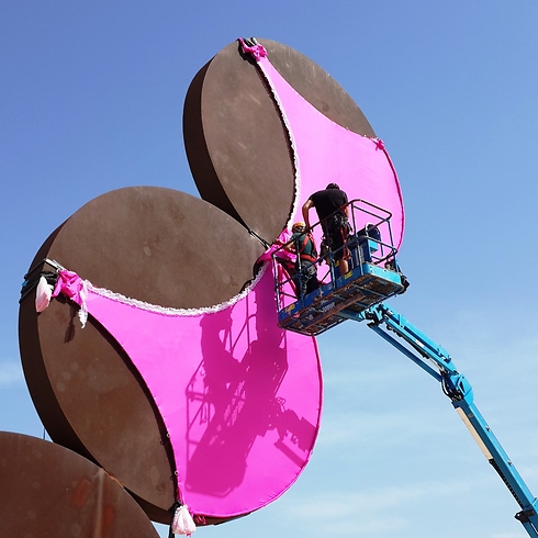 Who put a giant bra on a famous Tel Aviv statue?