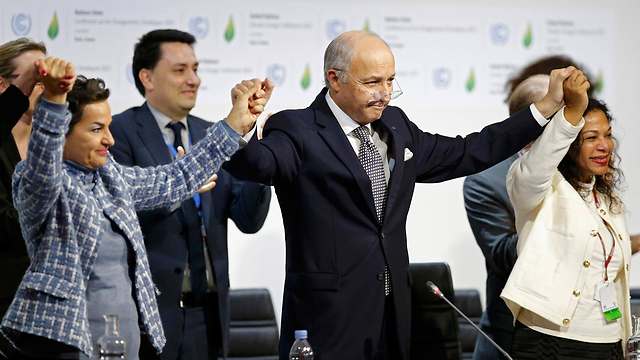 Paris climate change pact signed (Photo: Reuters)