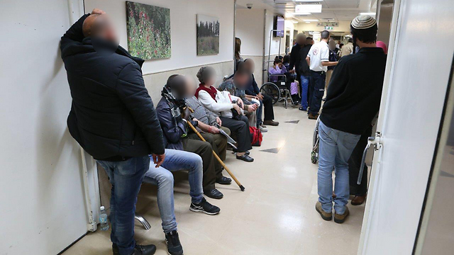 Lines in Rambam medical center (Photo: Elad Gershgorn) (Photo: Elad Gershgorn)