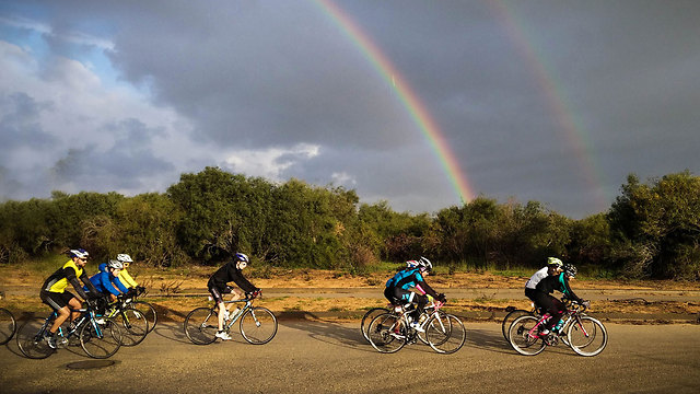 Rainbow and stormclouds on the coast near Netanya (Photo: Sebastien Vitkin)
