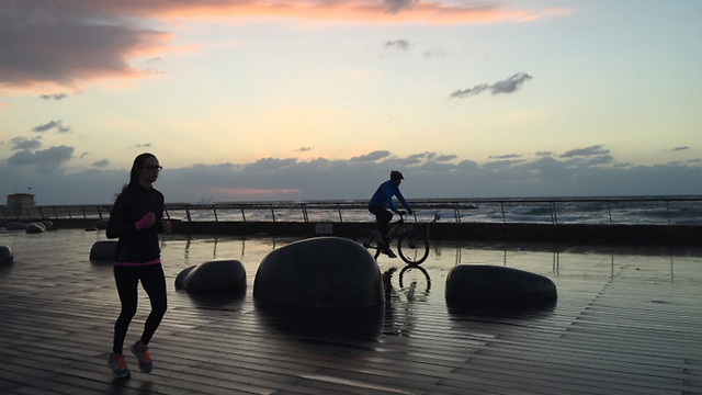 Storm brewing near Tel Aviv's port (Yifat Yaakovson)