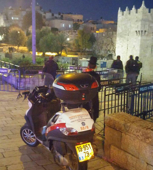 Scene of a stabbing next to Damascus Gate, Jerusalem (Photo: MDA Spokesperson)