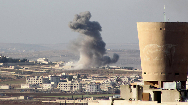 Syrian regime forces shelling in Aleppo (Photo: Reuters)